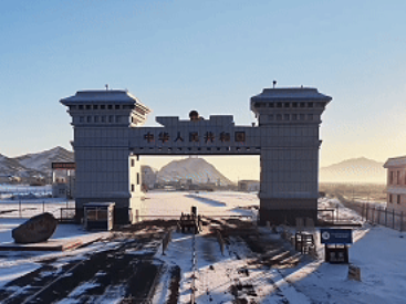 新疆塔克什肯口岸一季度“人货两旺”实现历史性突破