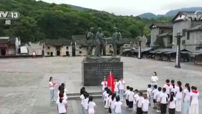 红色研学、劳动体验……各地中小学开展丰富多彩的少先队主题实践活动