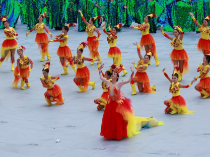 Qiandongnan Miao and Dong Autonomous Prefecture in Guizhou Celebrates 70th Anniversary of Establishment