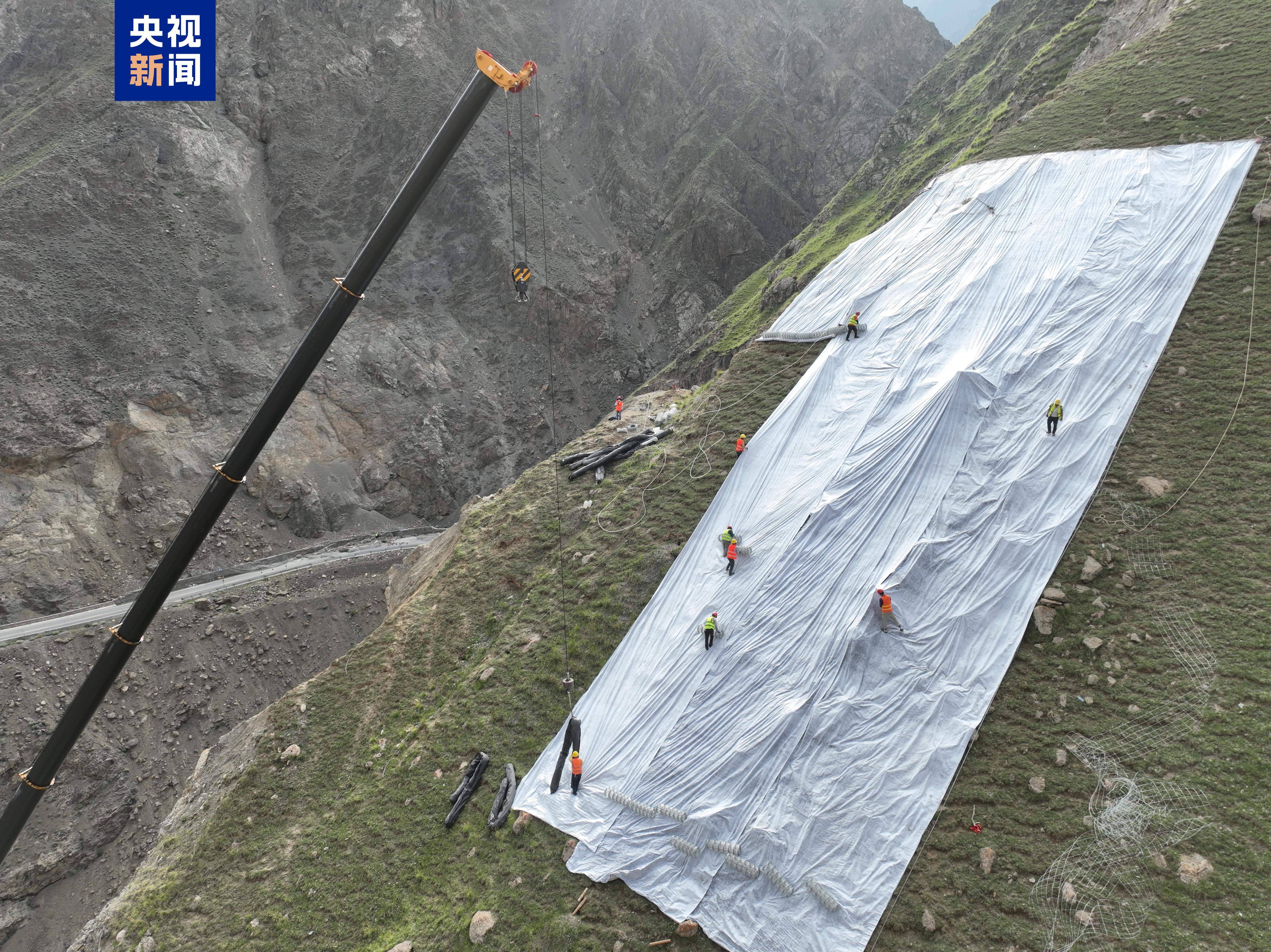 新疆独库公路北段抢险加速推进 预计7月21日恢复通行