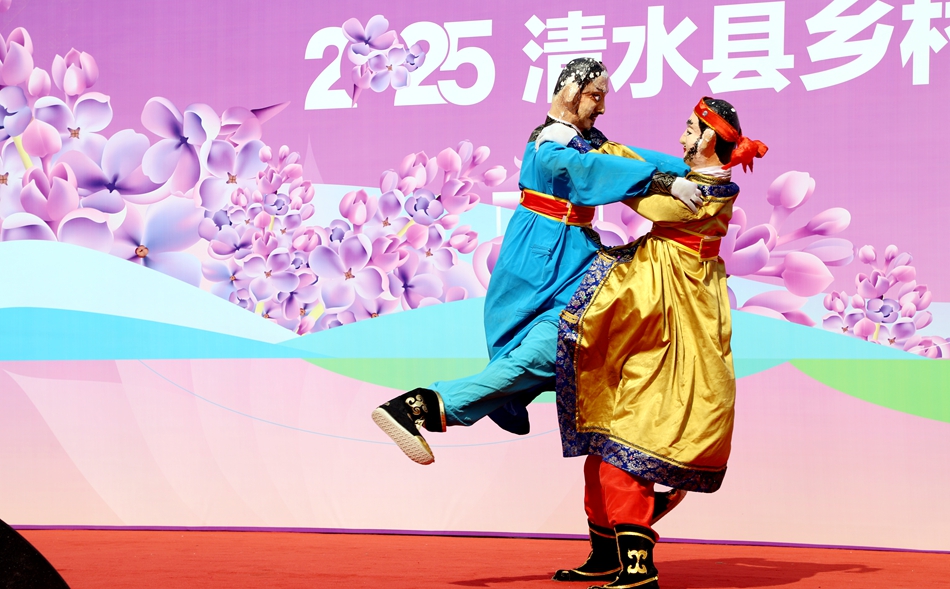 2025年天水市清水县乡村旅游暨丁香文化宣传推介活动 在天水古城举行_fororder_木人摔跤