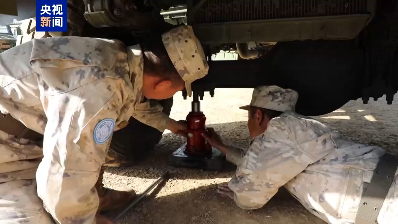 中国第十五批赴南苏丹（瓦乌）维和部队出发