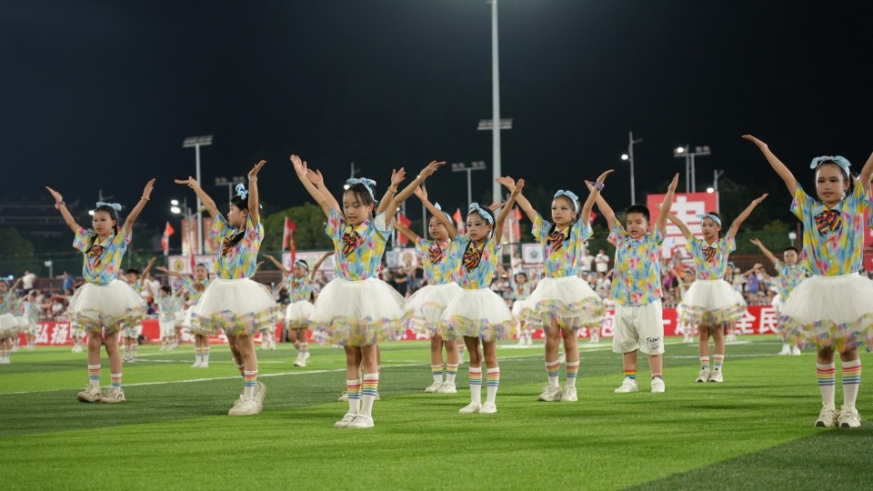 报效祖国 建功西部｜“村超”重启！ 尽显“国际范儿”