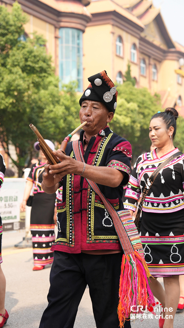 台湾青年来到临沧耿马，与当地各族民众共庆傣历新年（组图）_fororder_6