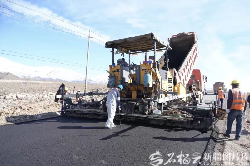 奋进的新疆·我们的“十四五”丨新疆加速织就交通“经纬网