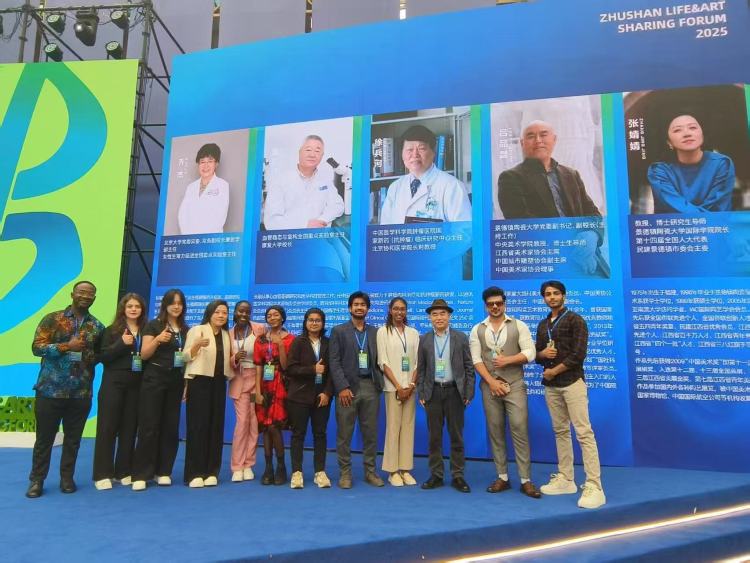 资讯有故事丨全国人大代表张婧婧：以瓷为媒“向世界讲述美美与共的中国故事”