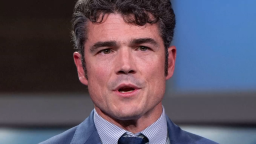 美联邦调查局对辞职的国家反恐中心主任展开泄密调查_fororder_494ec43e558d4ddca73f7f75bf75c3e8