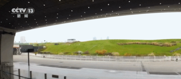 文化中国行丨邂逅建筑与自然交织美 一出地铁站就被惊艳~