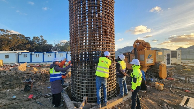 新春走基层 | 中企承建突尼斯比塞大大桥 被当地工程师视为“未来希望大桥”