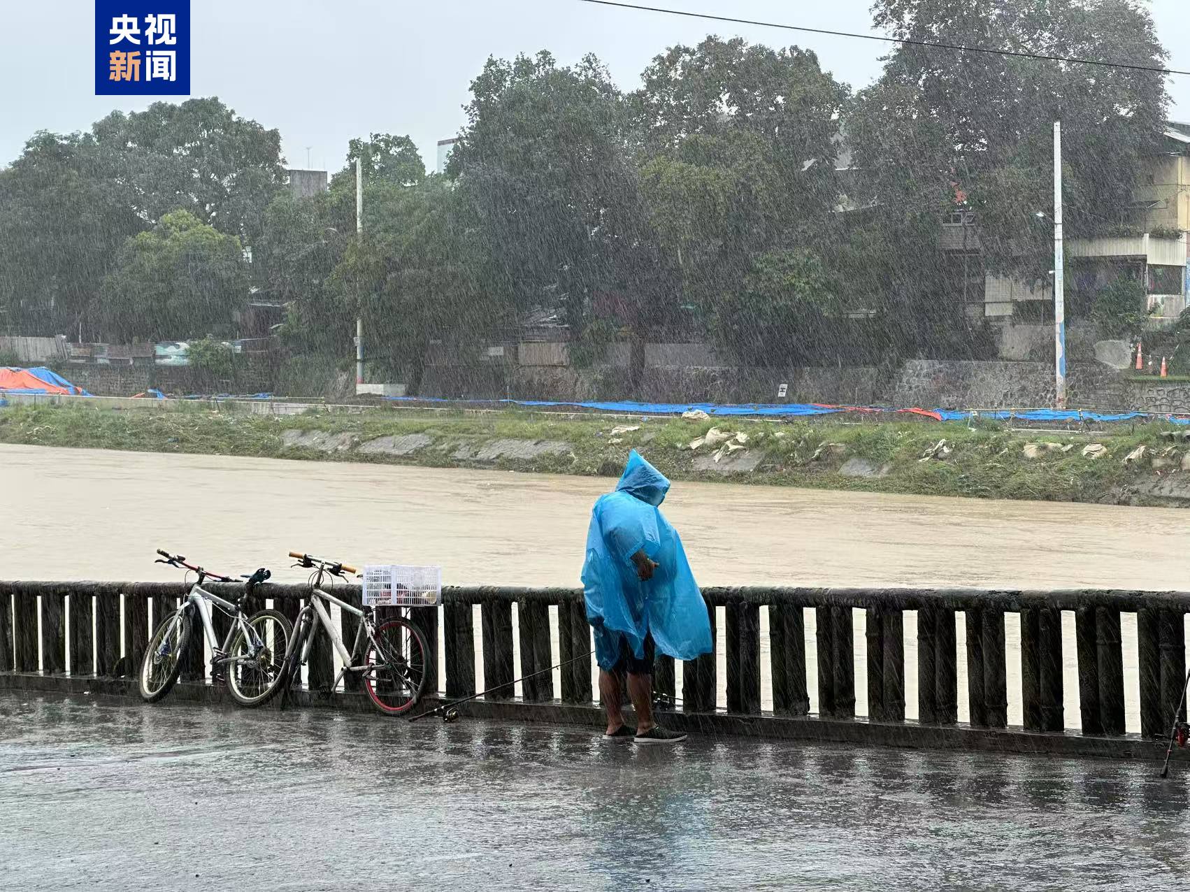 台风“韦帕”致菲律宾5人死亡 超80万人受灾