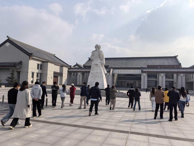 铭记历史 薪火相传——“中国式现代化发展看河南”两岸媒体联合采访团参观杨靖宇将军纪念馆_fororder_1