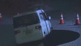 视频丨日本强震致建筑道路受损 33人受伤