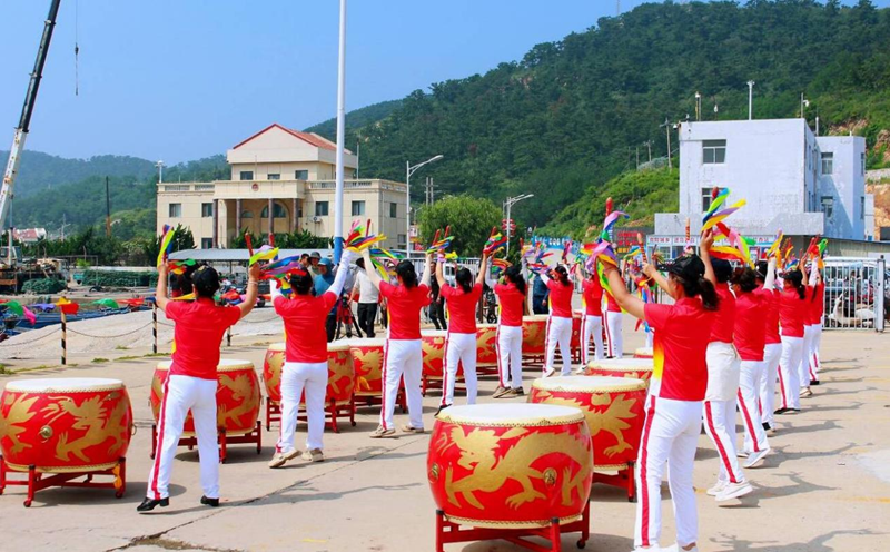 백여 척 어선, 옌타이 창다오서 '첫 그물' 쳤다_fororder_图片5