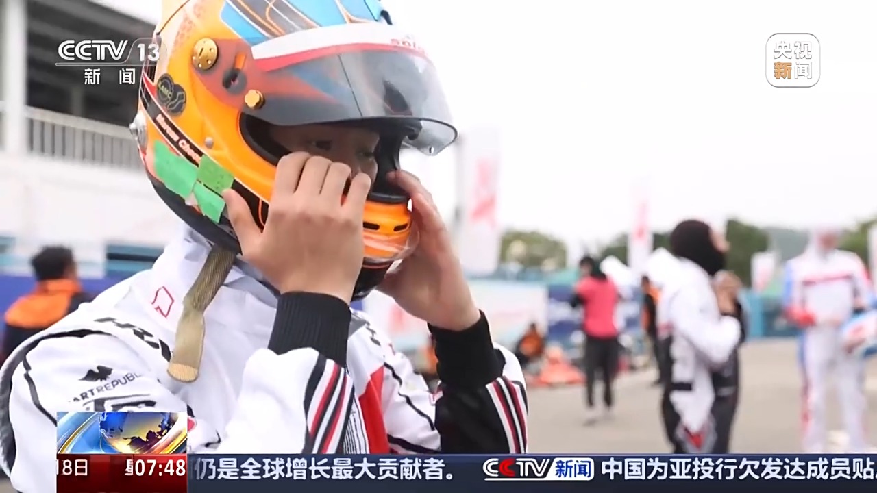 濠江情浓家国心丨在东望洋赛道跑出“中国速度” 走进澳门车手的“飞驰人生”