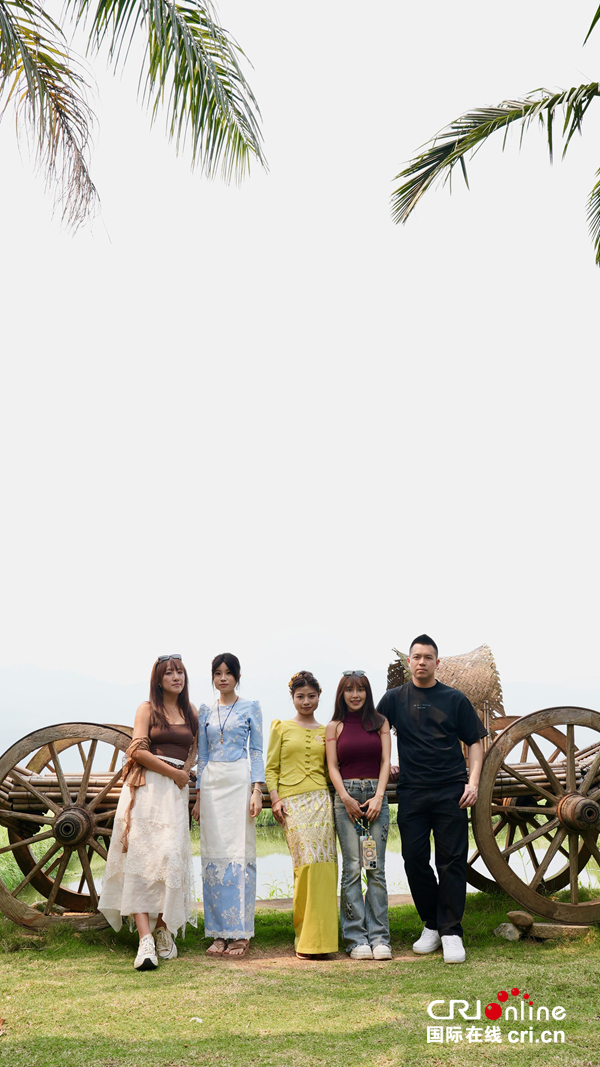 台湾青年走进云南临沧：体验非遗技艺  感受傣族文化魅力（组图）_fororder_1