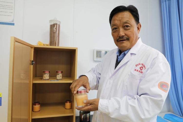 新时代中国调研行之文化中华丨甘南藏药香