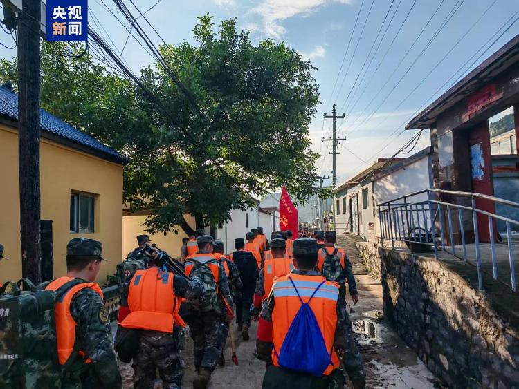 河北兴隆县全力应对强降雨 多方合力抢险救灾