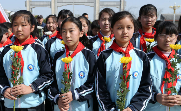 清明祭扫缅怀革命先烈