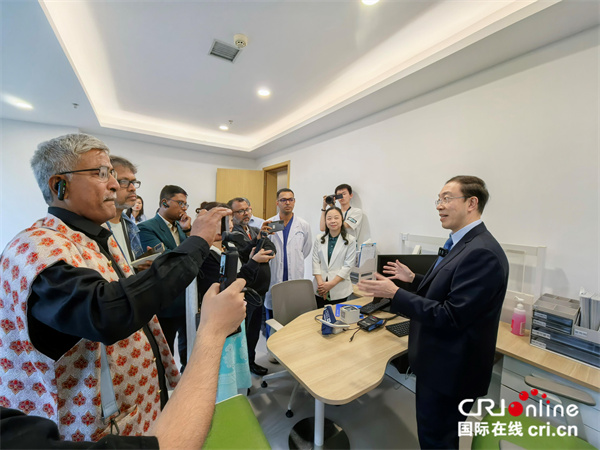 脱贫奇迹与中国“智造”——印度媒体人探寻中国高质量发展密码_fororder_6