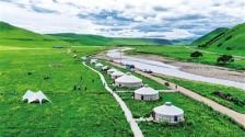 6万游客沉醉乌兰毛都草原