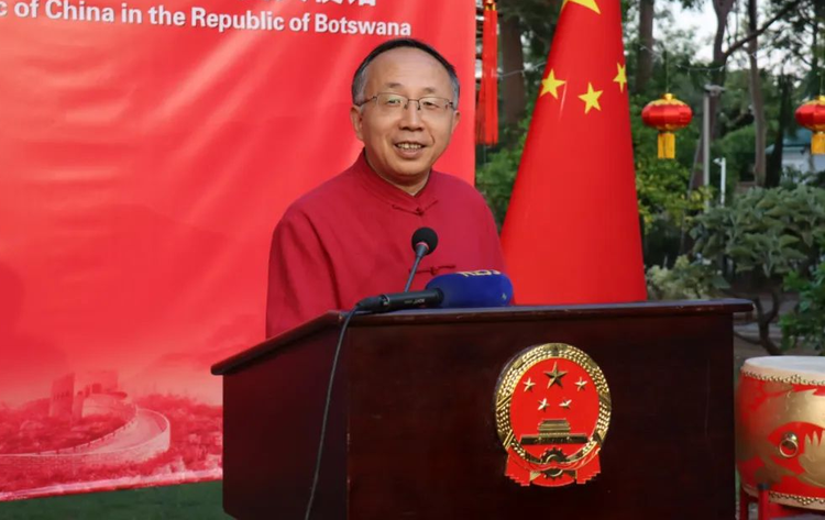 中国驻博茨瓦纳使馆举行新春招待会 总台春晚宣传片精彩亮相