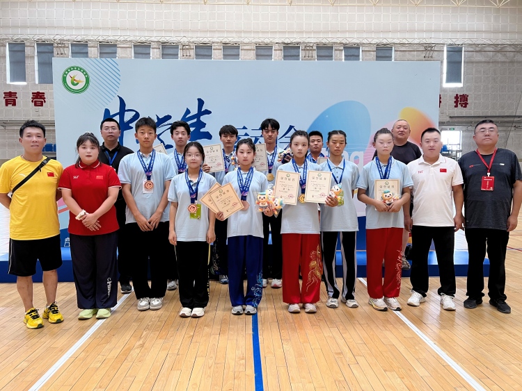 天水市武术选手在全省中运会勇夺三金五银五铜_fororder_18合影