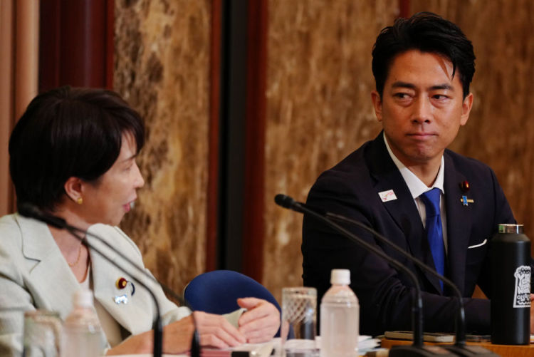 一个刷好评、一个说假话……俩日本首相热门人选遭质疑_fororder_XxjidoC000051_20250927_CBMFN0A001