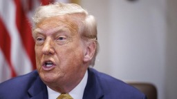 特朗普会见冯德莱恩 称美欧达成协议的可能性为50%