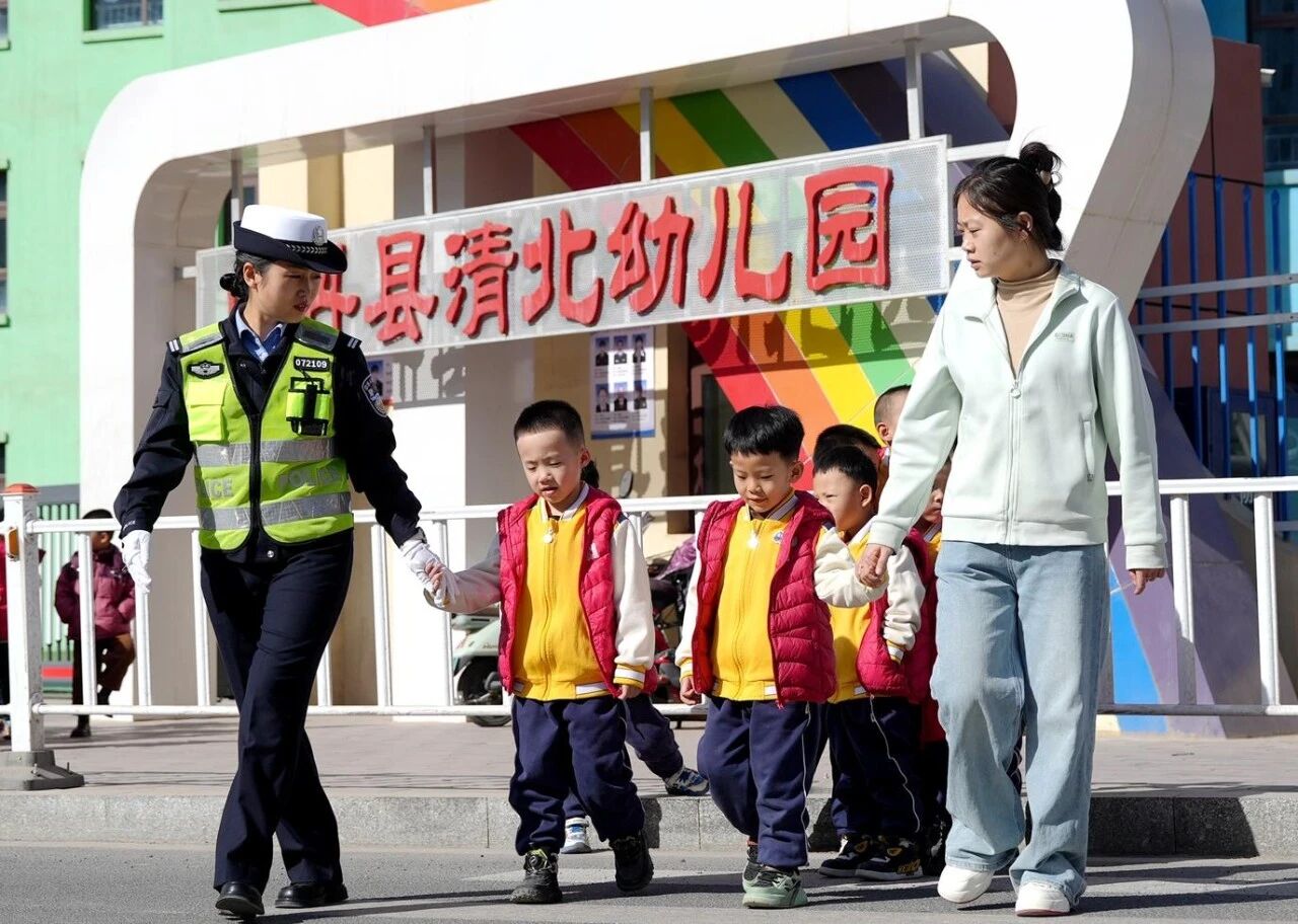 山丹公安：多维发力精准施策 织牢校园安全“防护盾”_fororder_微信图片_2025-10-20_112247_213