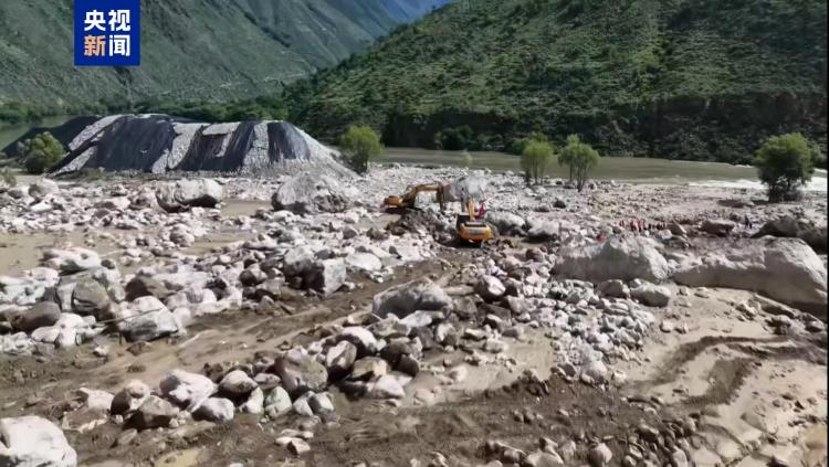 四川丹巴大雨引发多处山洪泥石流 已致4人失联