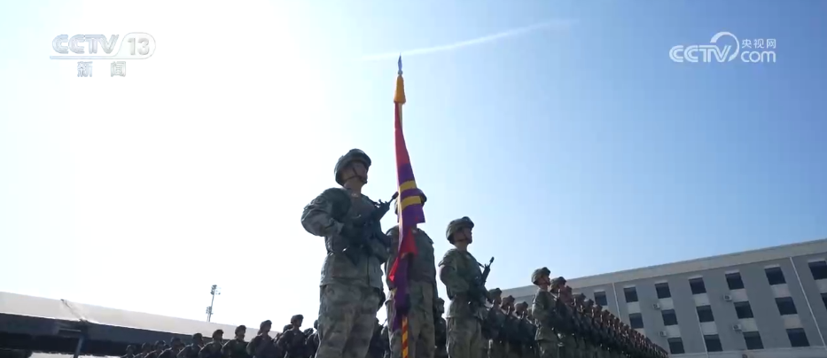 探访阅兵训练场 | 男女混编 这支方队成为训练场上一道独特且亮丽的风景线