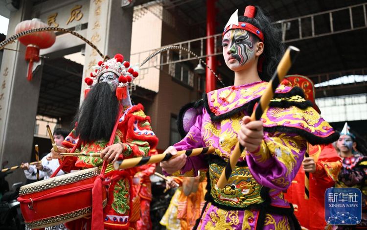 新华全媒＋·文化中国行丨英歌舞起闹新春