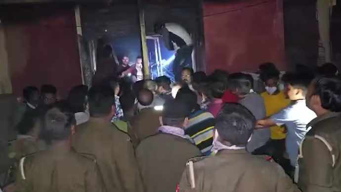 印度北方邦一医院发生火灾 至少10人死亡