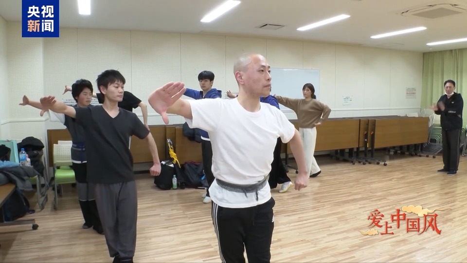 爱上中国风丨日本“00后”京剧新星崭露头角