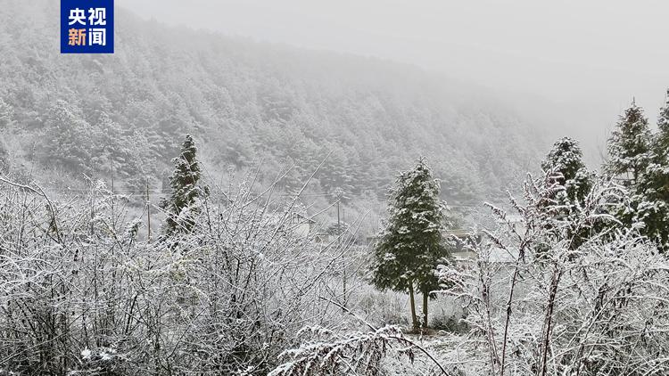 贵州36个县域内出现降雪 多处路段临时管制