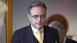 比利时首相重申反对欧盟使用俄被冻结资产