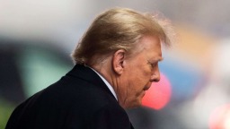 特朗普威胁向哈佛大学索赔10亿美元_fororder_4079cacee8ee4dcb85e8ffc10a121eee