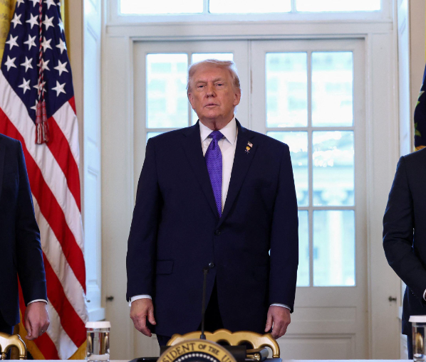 特朗普称可能与伊朗恢复外交沟通