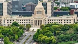 日本自民党官员称有必要就“无核三原则”的定位展开讨论_fororder_20251221162351866