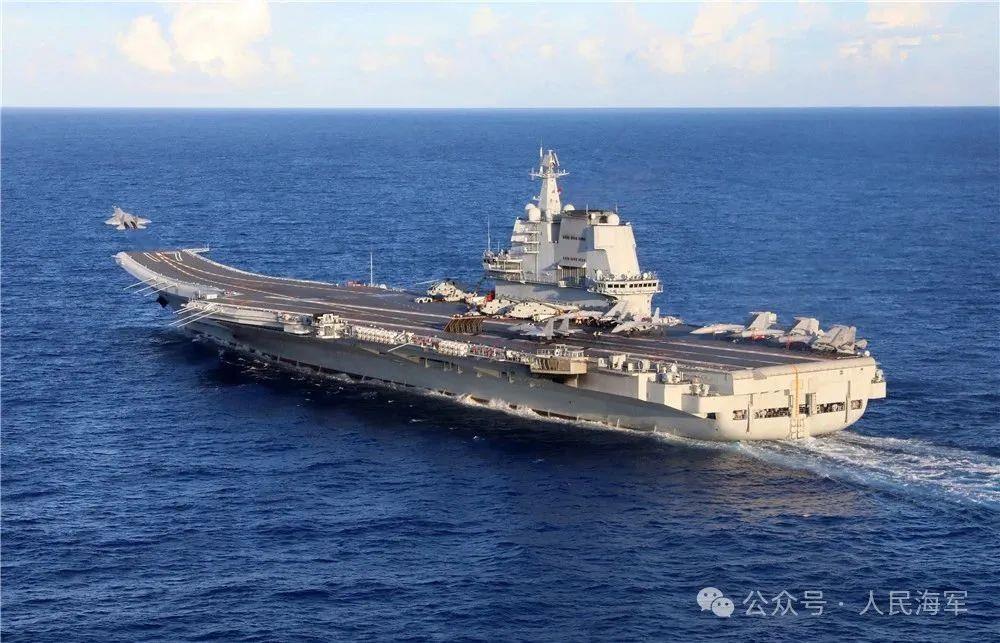 中国海军双航母编队赴远海开展实战化训练