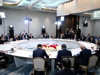 中国－中亚外长第六次会晤新闻公报_fororder_（XHDW）（1）中国－中亚外长举行第六次会晤XxjpsgC007392_20250426_PEPFN0A001 (1).JPG