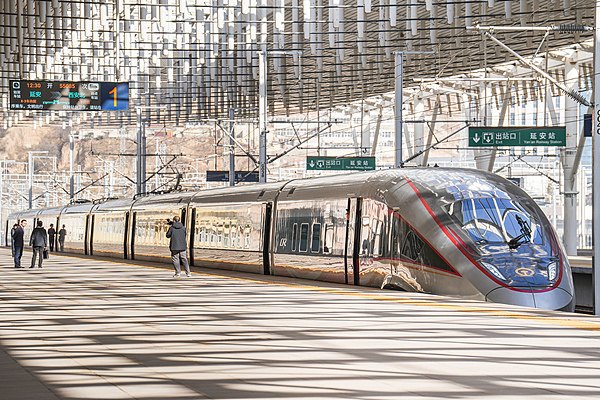 全球媒体聚焦 | 运营里程突破5万公里 美媒称中国高铁为全球树立行业新标杆