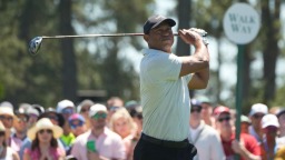 美高尔夫球星交通肇事 被捕时称“刚与总统通话”