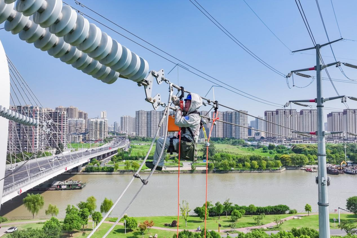 State Grid Huai'an Power Supply Company: Rapid Defect Elimination with "Drone + Electric Lifting Device"_fororder_图片8
