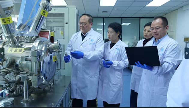 “青春华章·重走西北角”网络主题活动：解码兰州科研创新密码_fororder_图片1