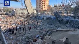 食不果腹 无处可去 加沙民众在炮火中迎来第77个“灾难日”