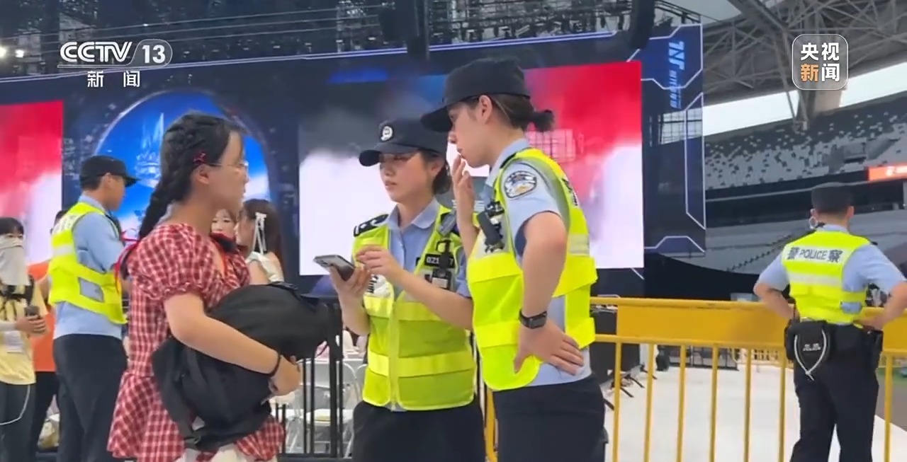 从买商品到买服务 提振消费有哪些新的做法和思路？