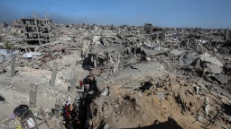 以军空袭加沙地带多地 已致10人死亡