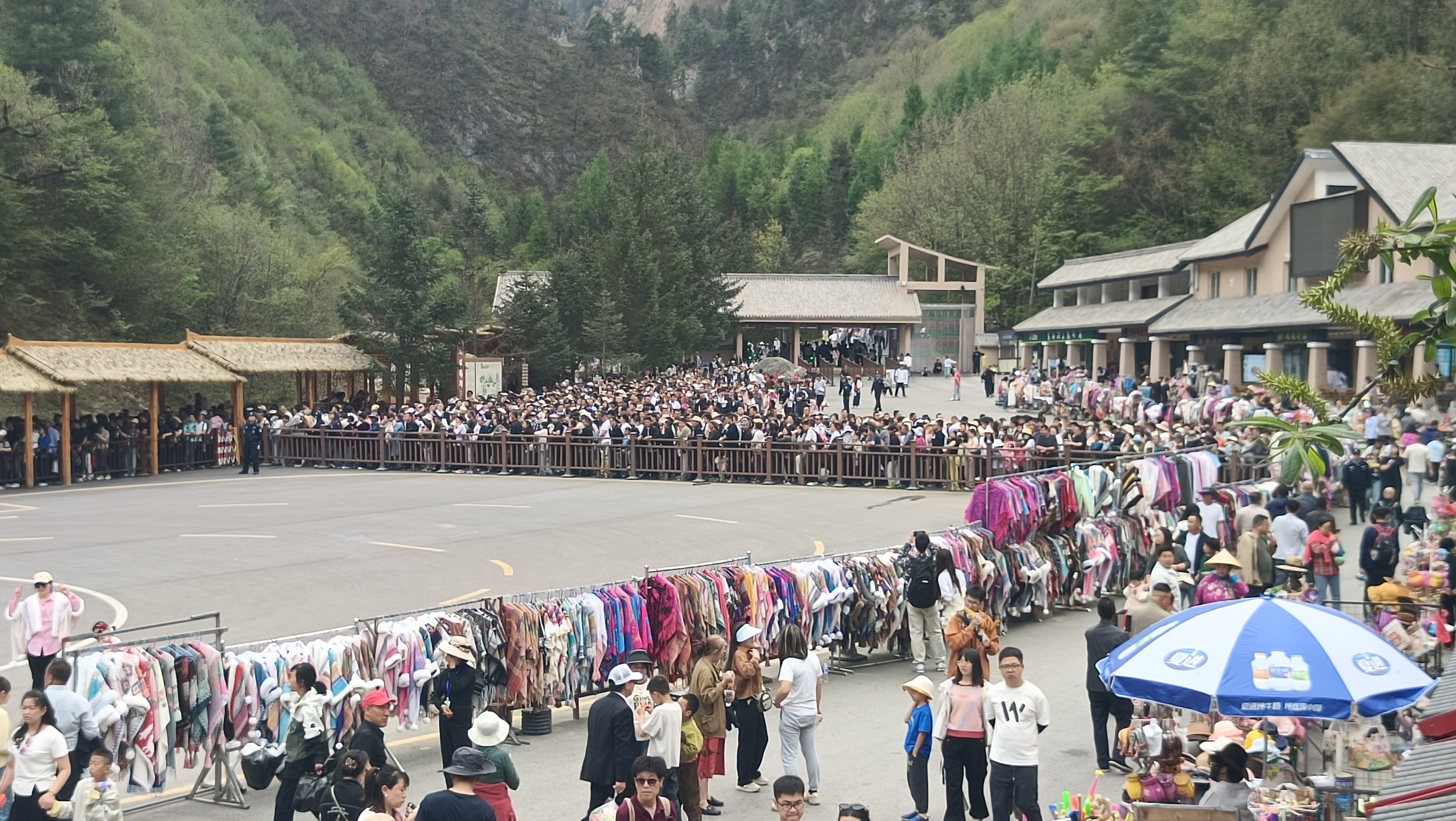 “五一”宕昌文旅热辣出圈：多元业态点燃假日经济_fororder_微信图片_20250507102703