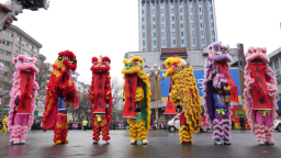 天水：社火闹热一座城 鼓点唤醒一岁春